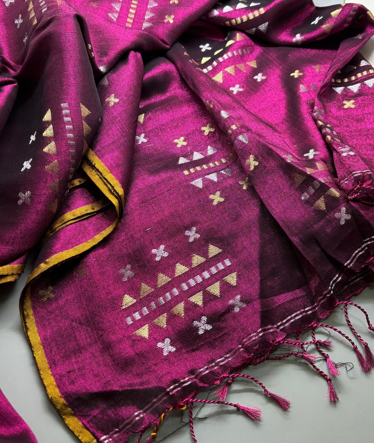 Bengal Tissue Linen - Jamdani Motif