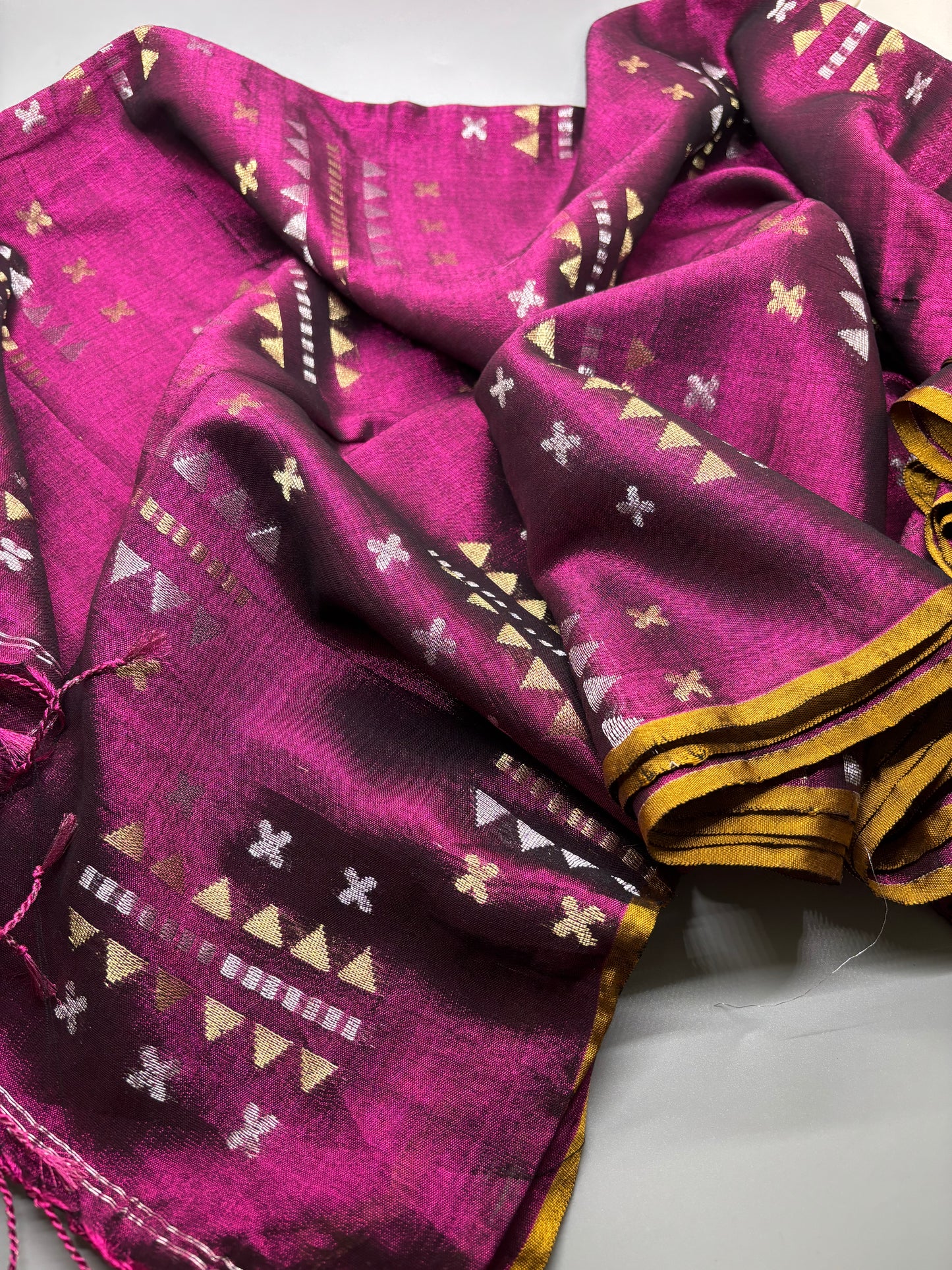 Bengal Tissue Linen - Jamdani Motif