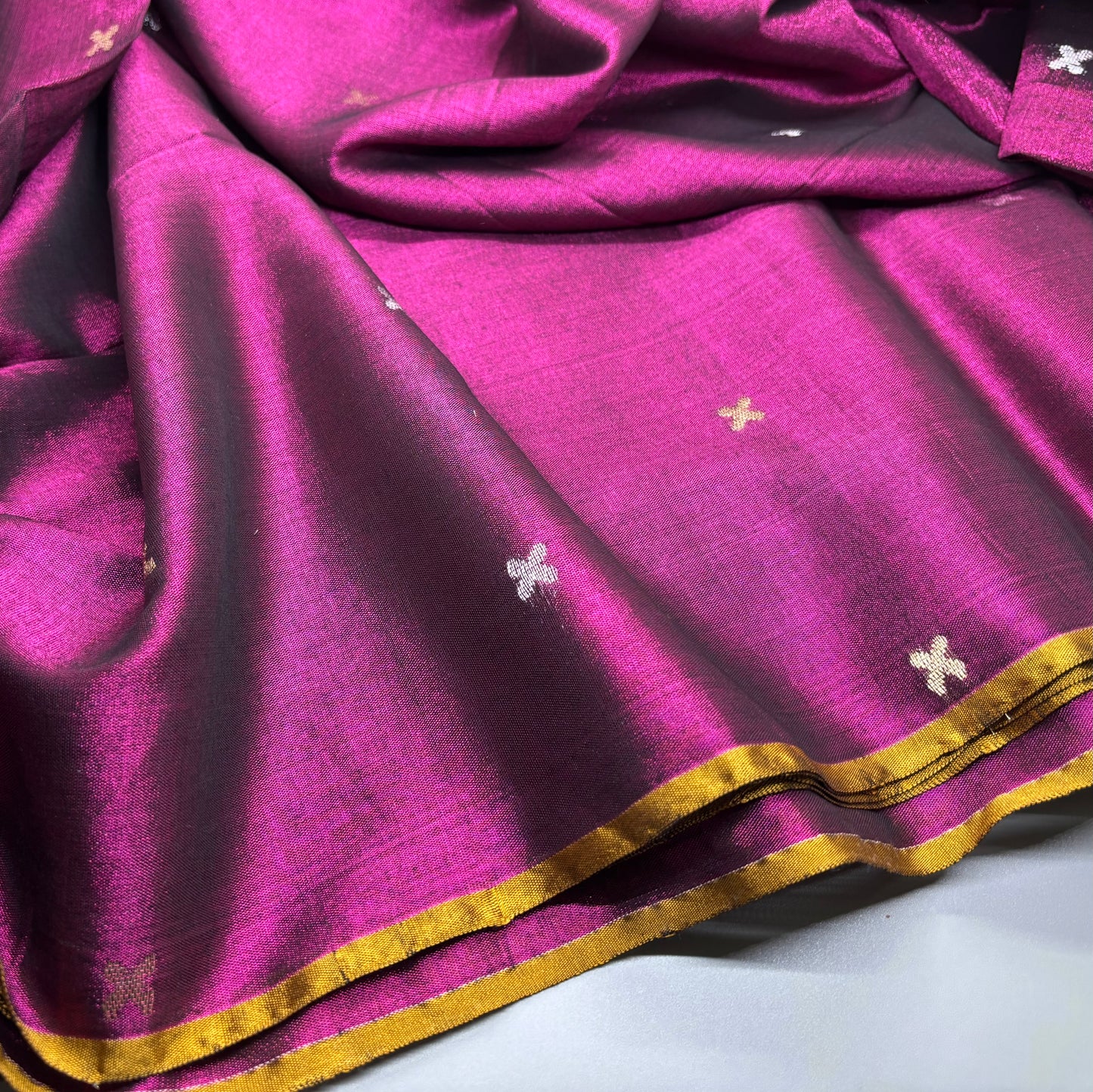 Bengal Tissue Linen - Jamdani Motif