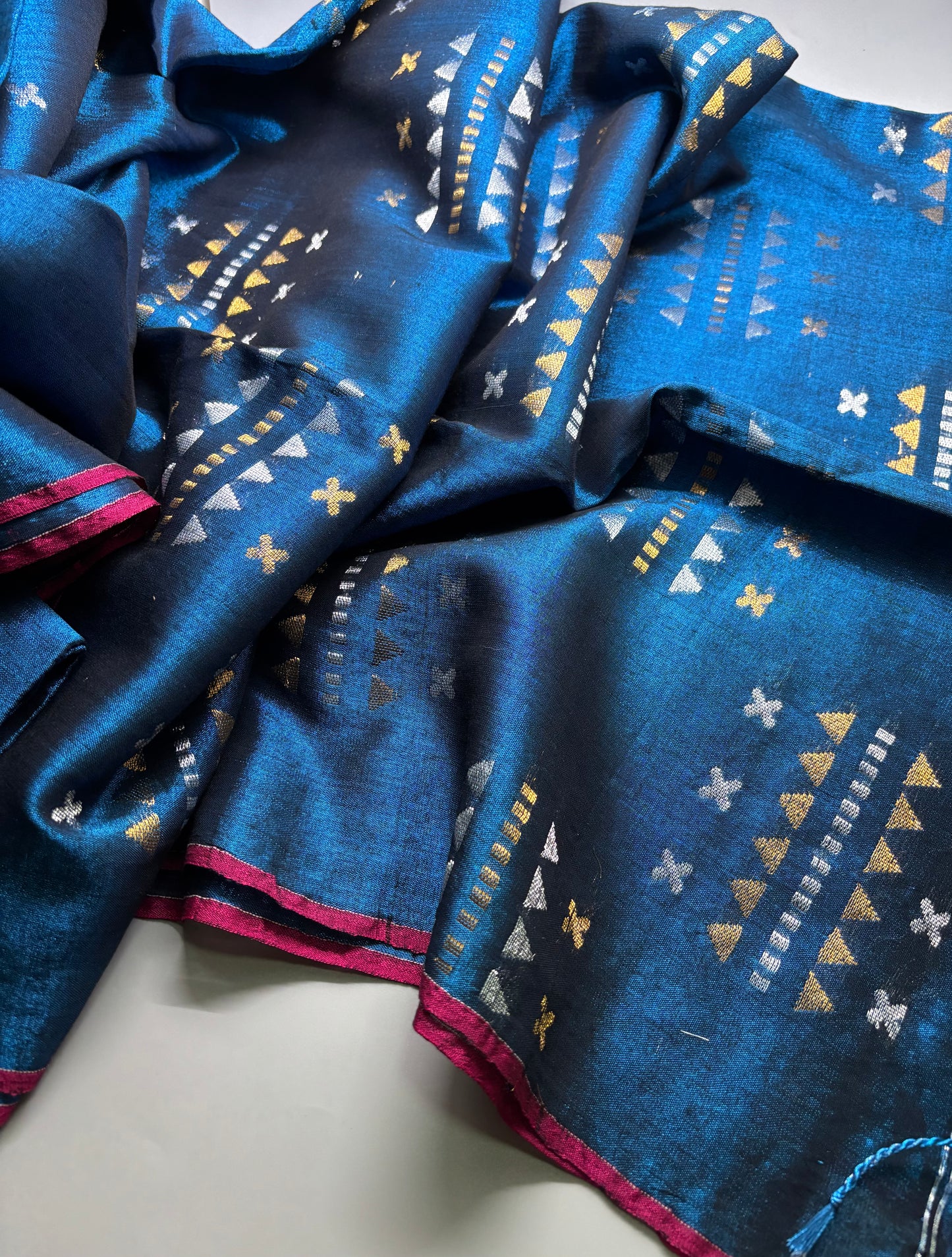 Bengal Tissue Linen - Jamdani Motif