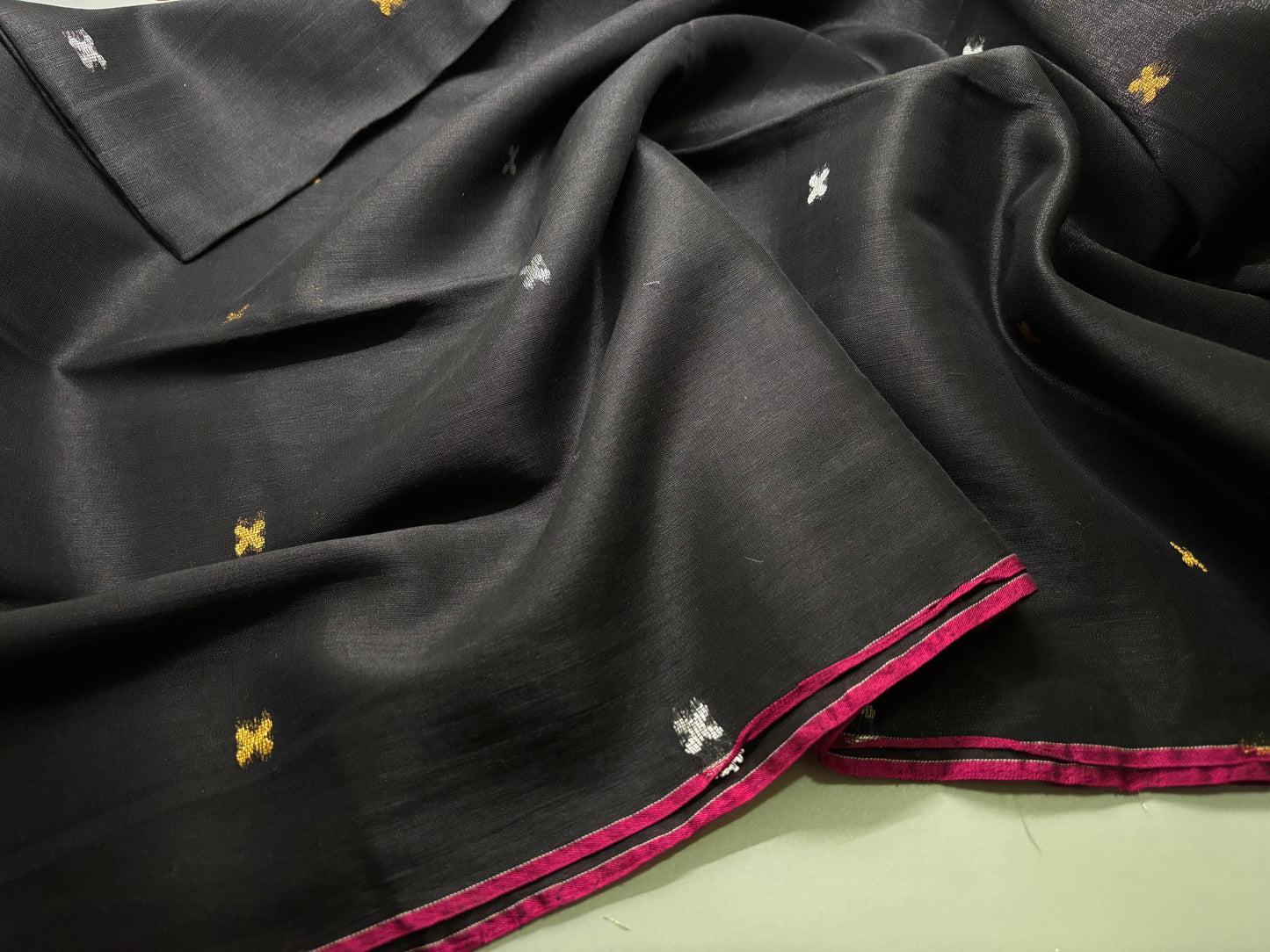 Bengal Tissue Linen - Jamdani Motif