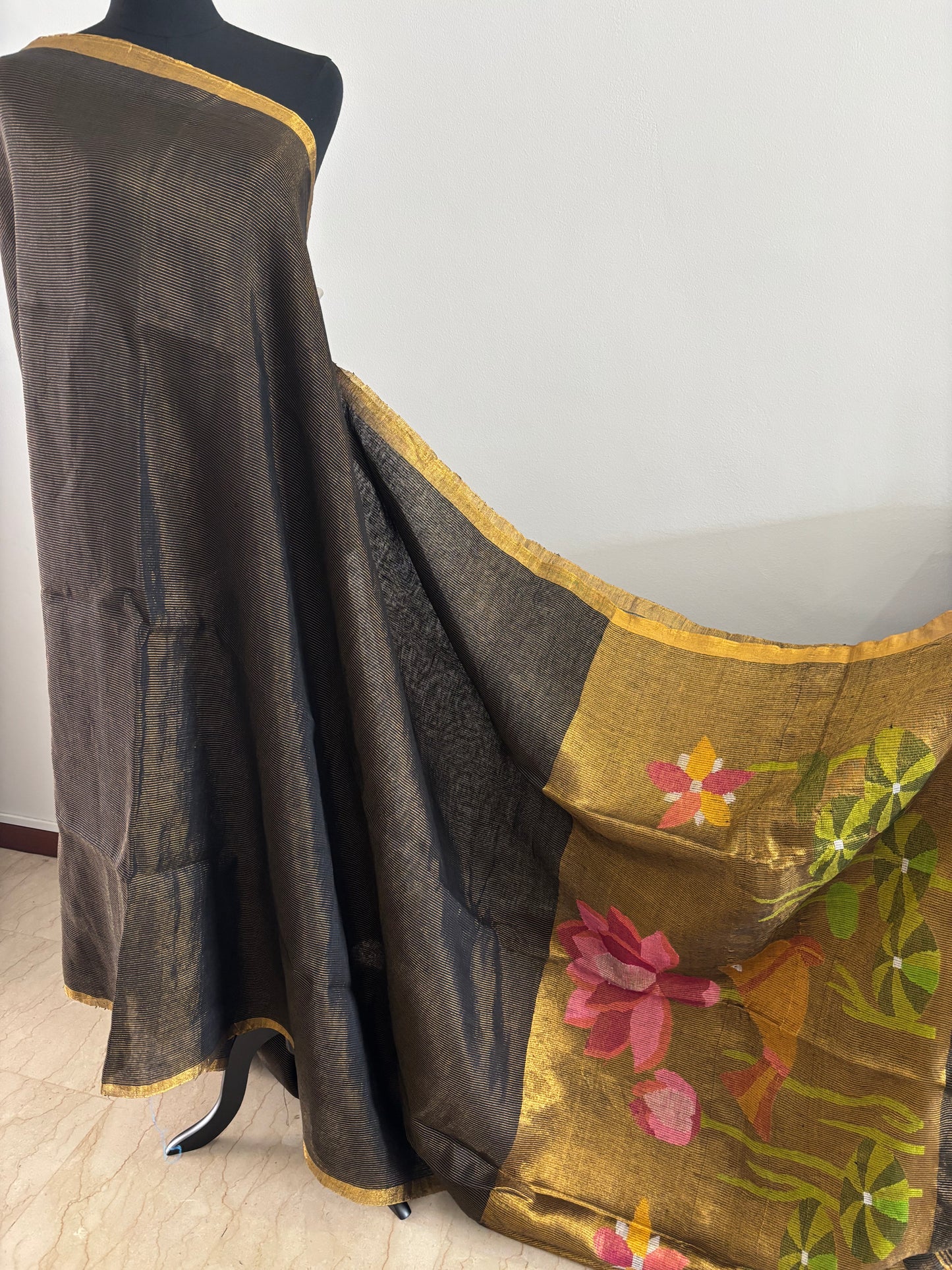 Bengal Linen - Needle Work Jamdani Pallu